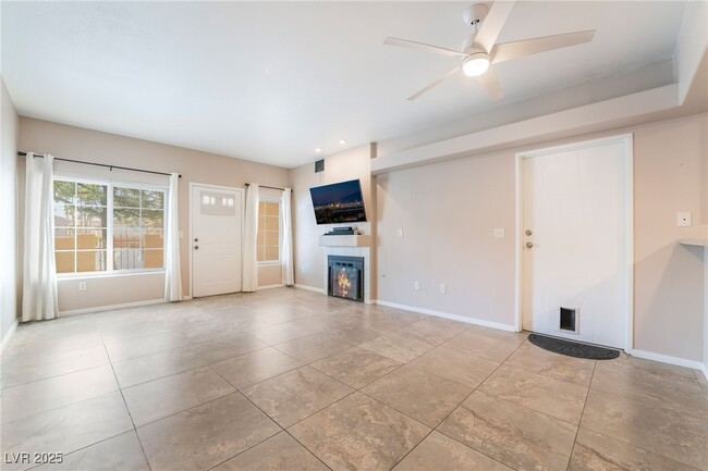Building Photo - 3600 Pierida St