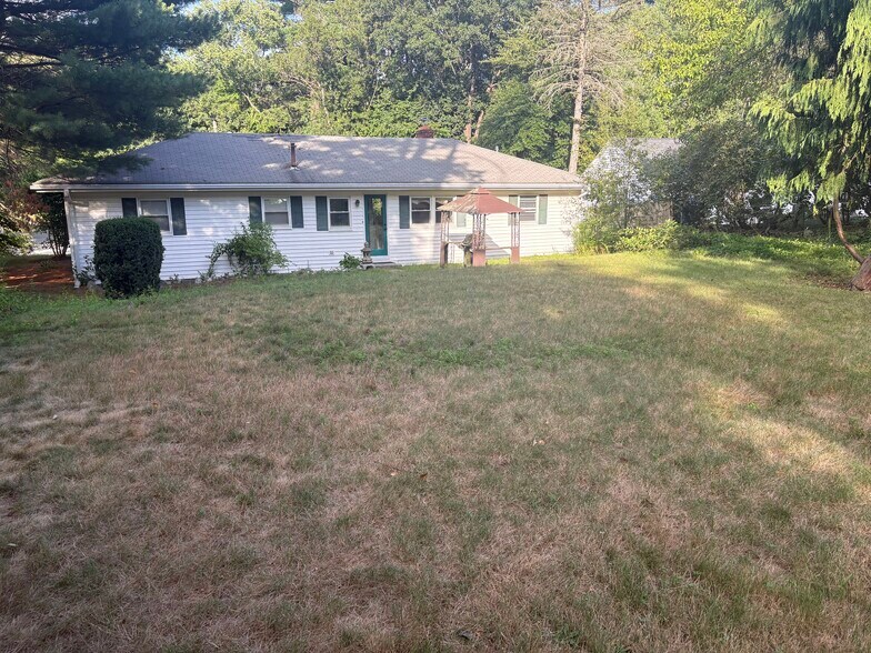 Building Photo - 85 Woodland Dr