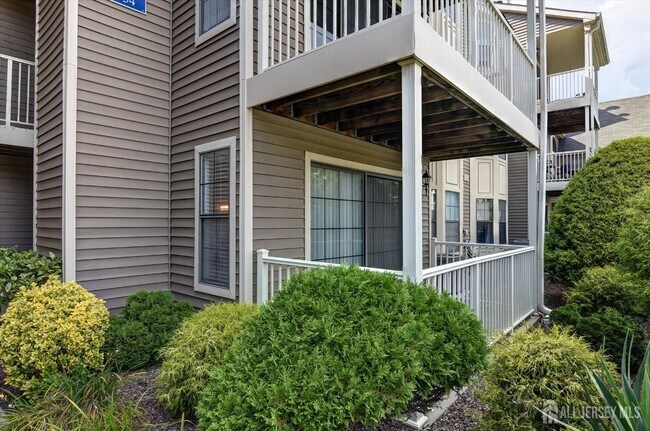 Building Photo - 54 Lear Ct