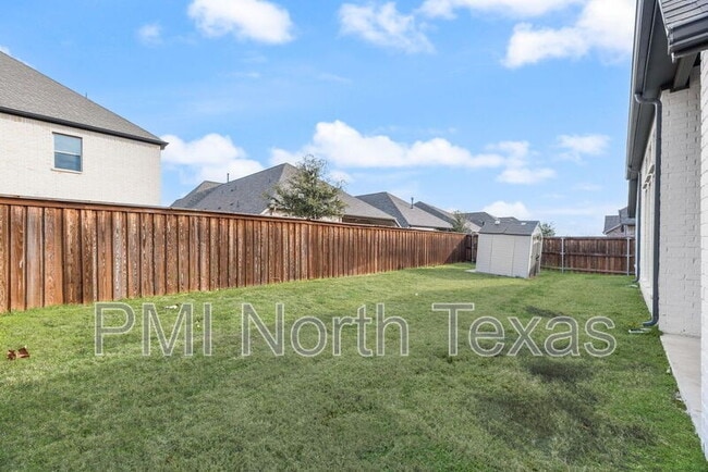 Building Photo - 332 Oak Hollow Way