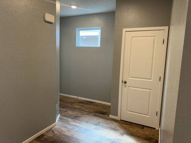 Building Photo - 4 bedroom 2.5 bathroom almost-new house in...