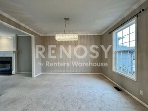 Building Photo - 5 Bedroom Home in Overland Park