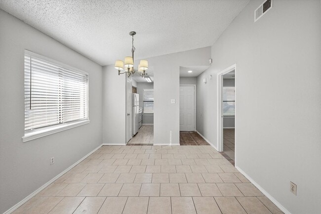 Building Photo - Affordable South Arlington