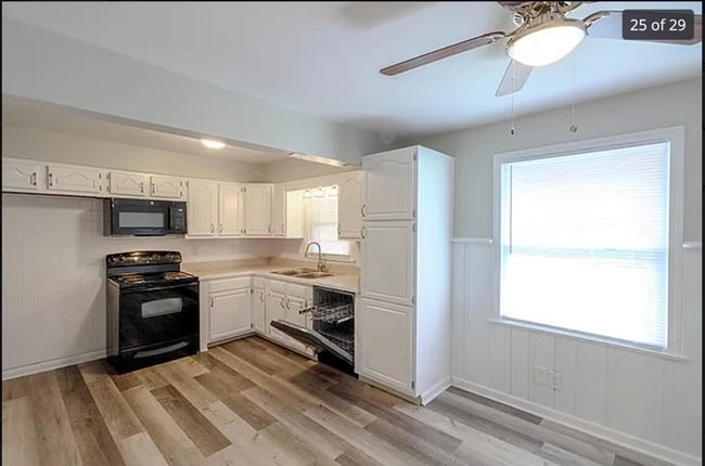 Building Photo - 4801 Oak Park Dr