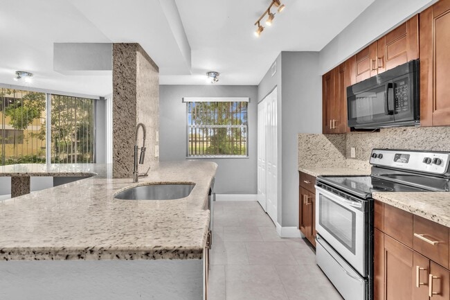 Building Photo - 2881 N Oakland Forest Dr