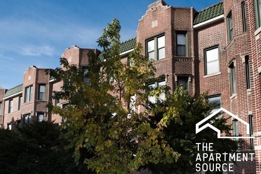 Building Photo - 3845 N Greenview Ave