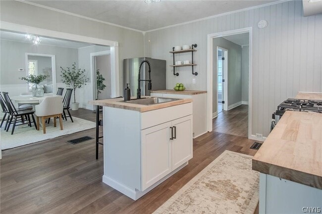 Building Photo - 406 Stone St