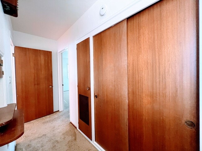 Building Photo - 3 Bed, 2 Bath, 2 Car Garage with Ocean Vie...