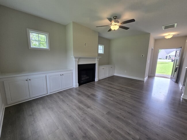 Building Photo - 463 Jackson Pond Dr