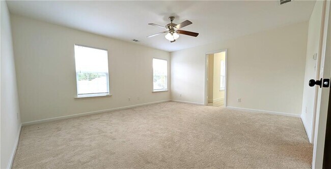 Building Photo - 521 Windstone Trail