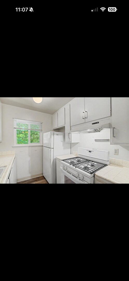Building Photo - 1703 Donner Ave