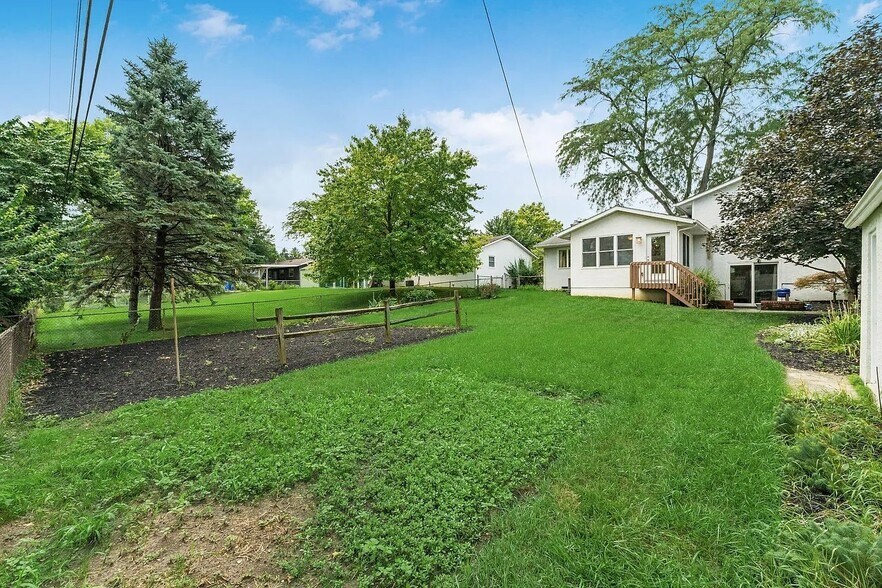Building Photo - 3628 Clearview Ave