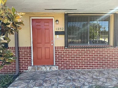 Building Photo - 1230 NE 136th Terrace