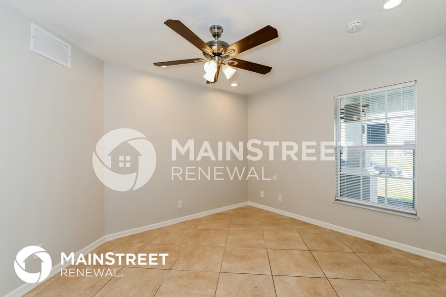 Building Photo - 2428 NE 1st Ave