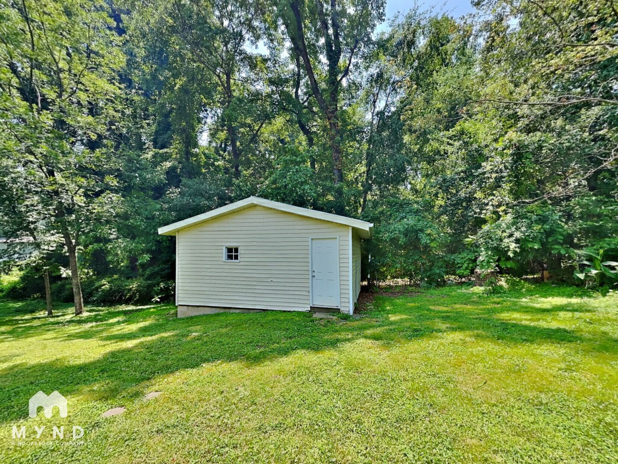 Building Photo - 2901 Newark Dr