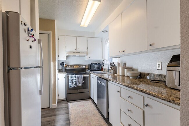 Building Photo - 369 W 1100 N