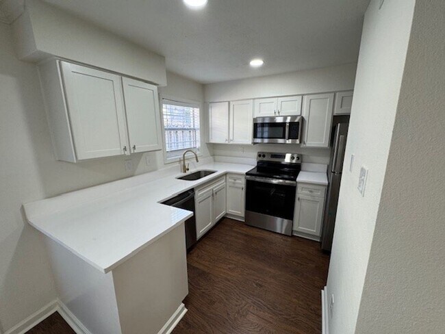 Building Photo - 2BR/1.5BA For Rent