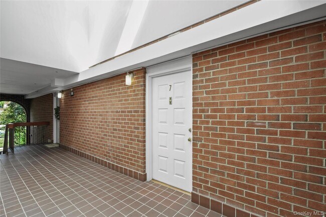 Building Photo - 55 N Broadway