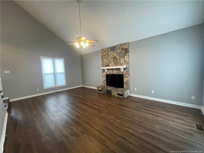Building Photo - 5701 Paradise Ct