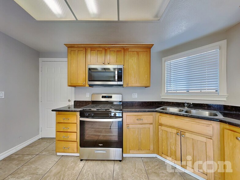 Building Photo - 4401 Montara Dr