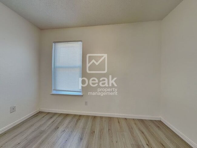 Building Photo - $2249! 3 Bed2 Bath in Watauga! Ready now! All appliances INCLUDED!