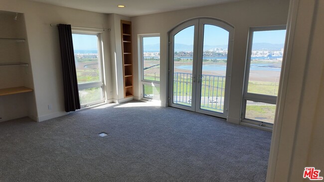 Building Photo - 8120 Billowvista Dr