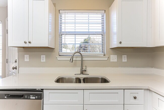 Building Photo - 3300 Rockmill Dr