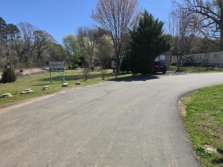 Building Photo - 918 Cline Park Dr