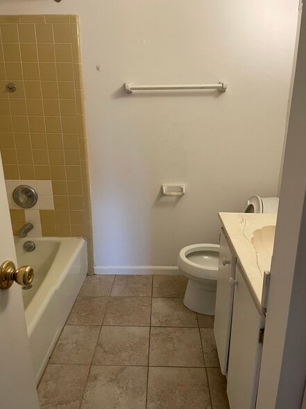 Bathroom - 6713 Gunston Ln