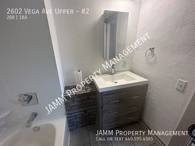 Building Photo - Tremont: 2-Bedroom 1-Bathroom Apartment PR...