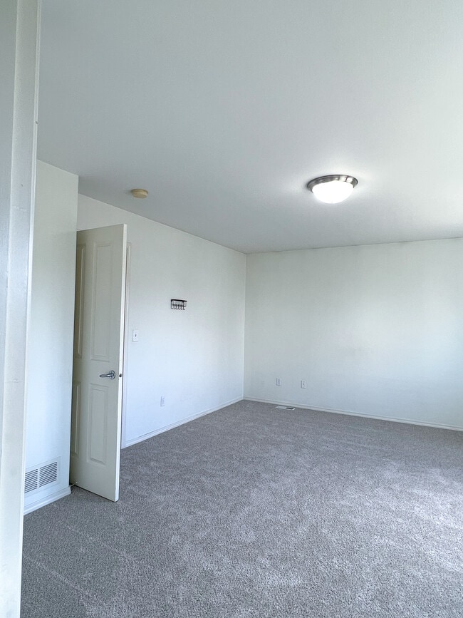Building Photo - 6614 Whisperwood Park Dr
