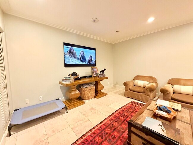 Building Photo - 205 McPherson Dr