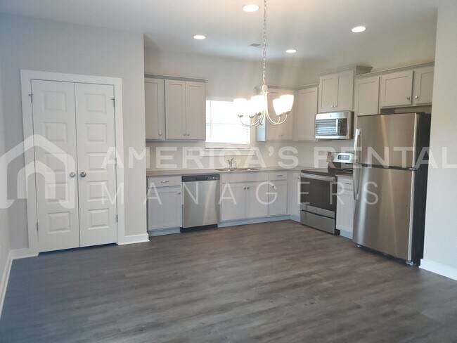 Building Photo - Bright, Airy Home or Rent in Clanton, AL!!! Available to View!