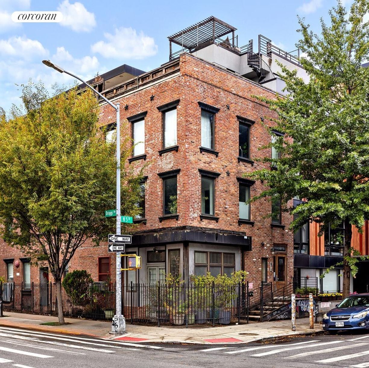 Building Photo - 178 N 5th St