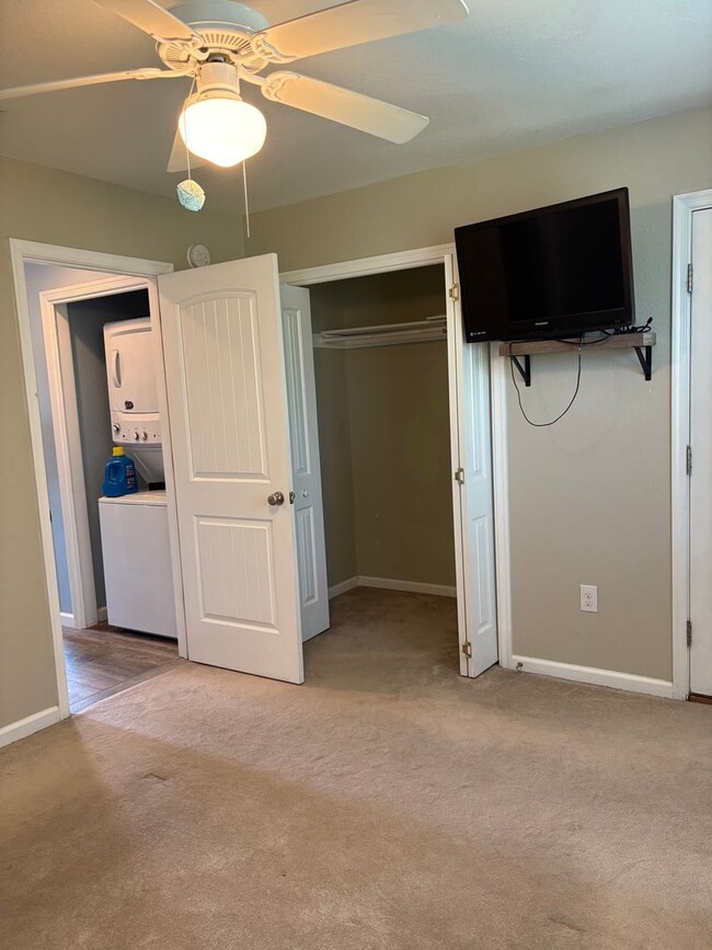 Building Photo - 3 Bedroom 3 Bath Home in Kill Devil Hills ...
