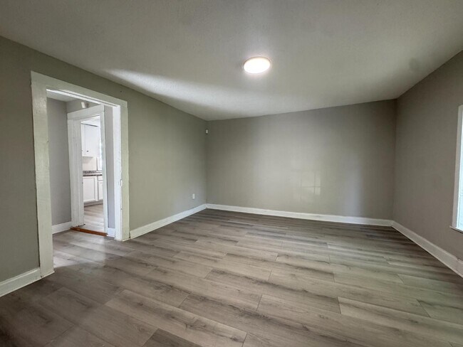 Building Photo - 2028 Amity Ave