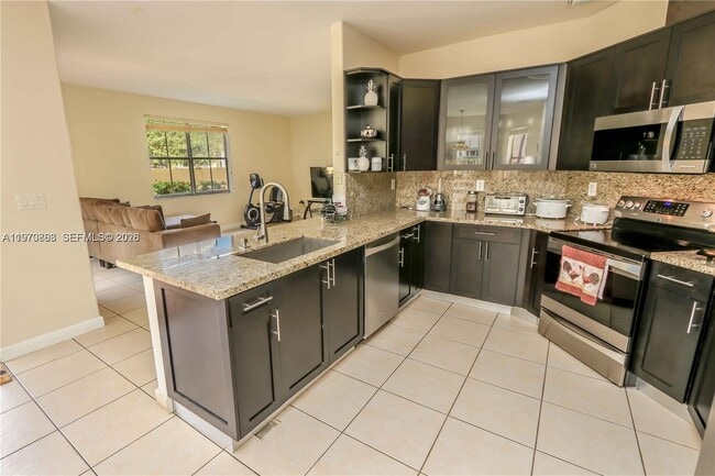 Building Photo - 4612 NW 94th Ct