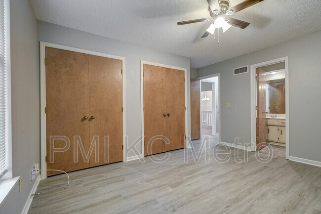 Building Photo - 7826 E 130th Ct