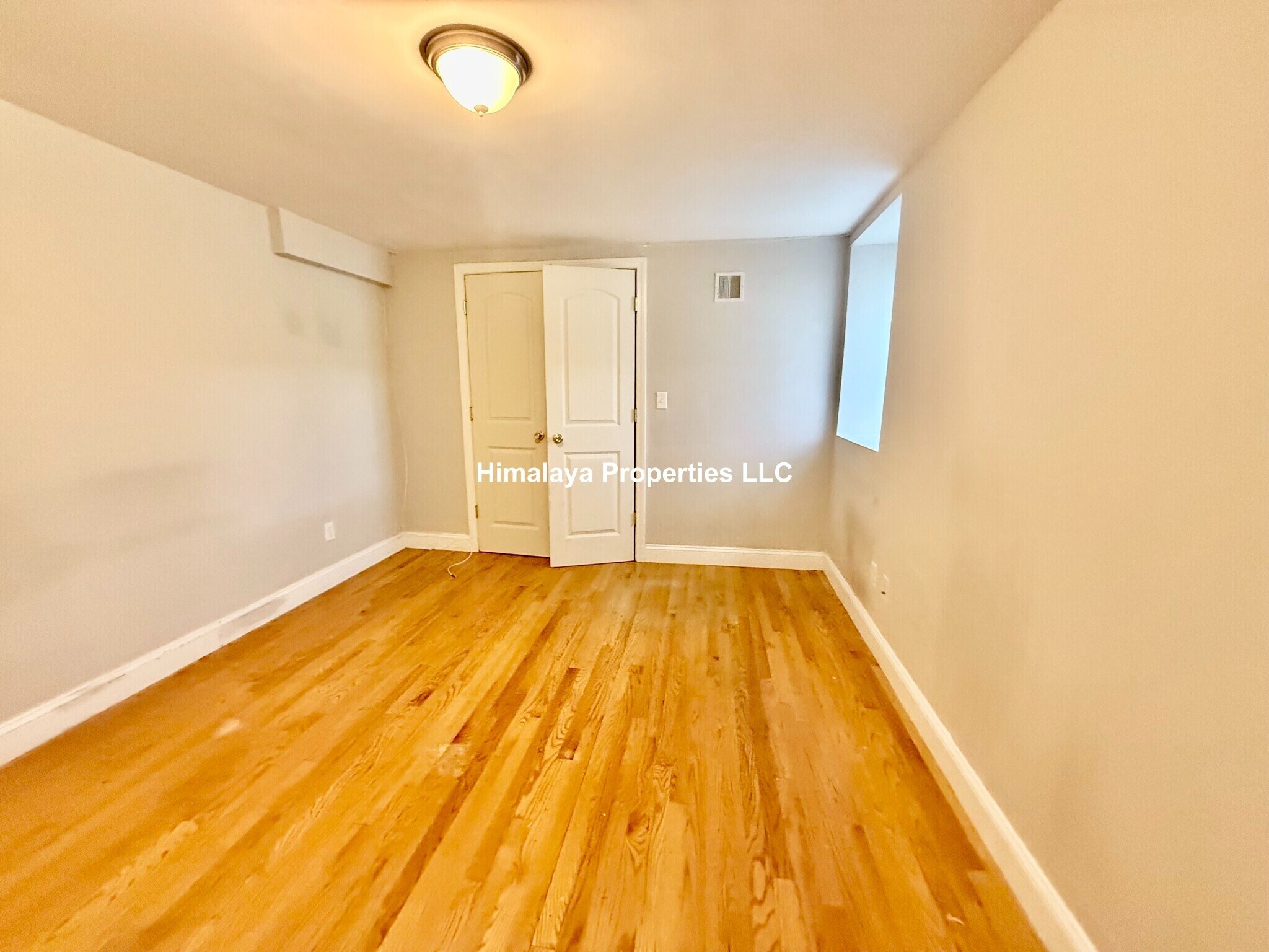 Building Photo - 224 Calumet St