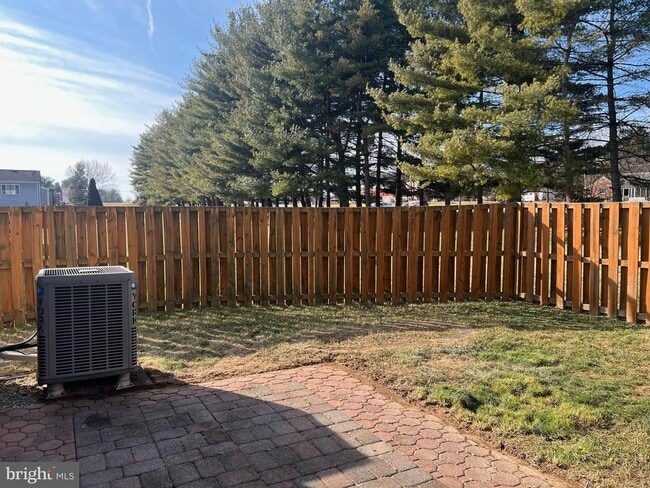 Building Photo - 132 Savannah Ct