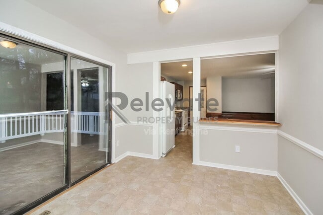 Building Photo - 8247 Fourscore Dr