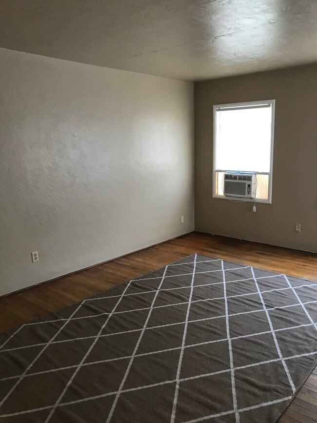 Building Photo - 1412 Ayers Ave