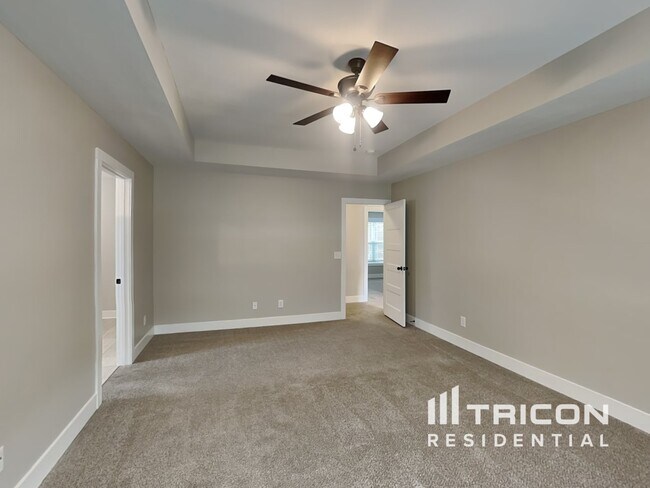 Building Photo - 525 Somerset Ln