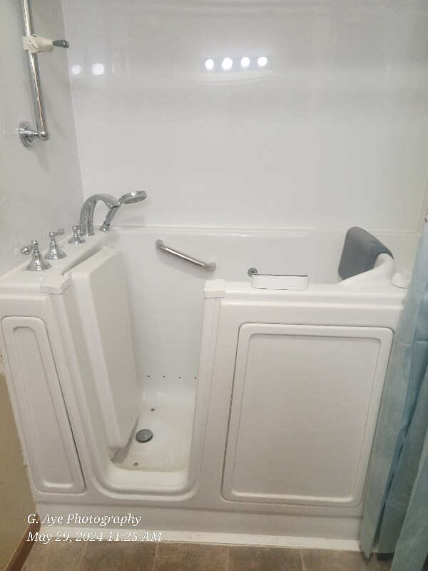 Building Photo - 7 Edwards Ln