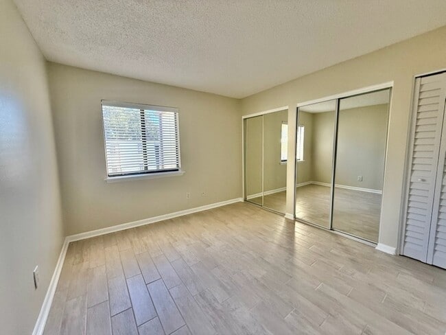 Building Photo - 308 Miracle Strip Pkwy SW