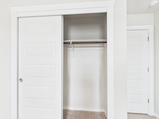 Building Photo - Beautiful Bar W Ranch Home – Hill Country Charm with Modern Comforts