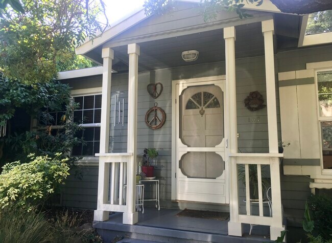 Primary Photo - 107 Holcomb Ave
