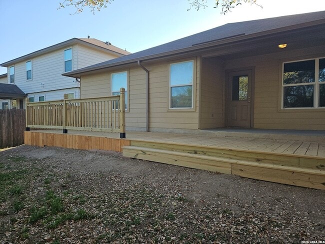 Building Photo - 446 Eastern Phoebe