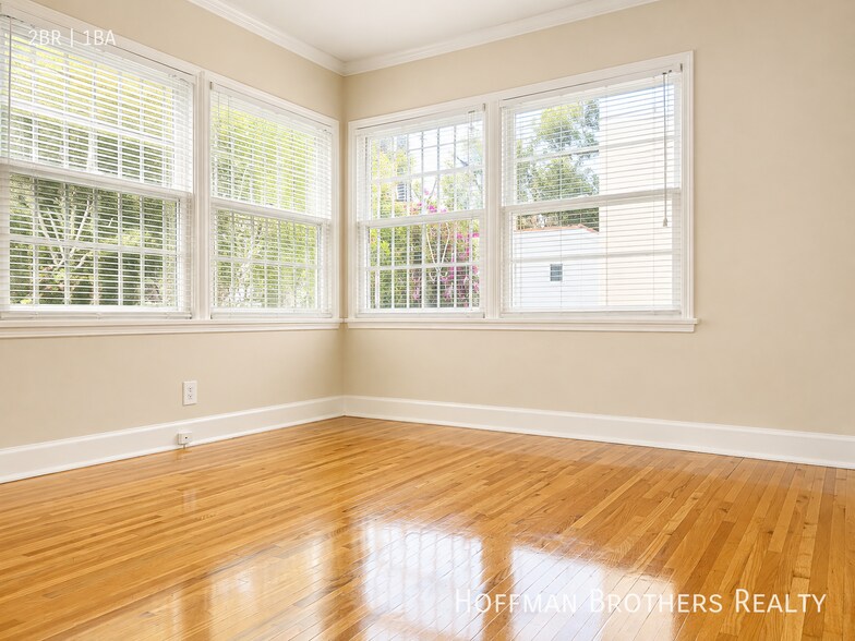 Building Photo - 10376 Holman Ave