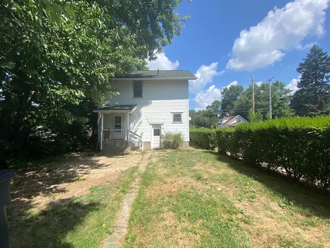 Building Photo - 720 Kipling St